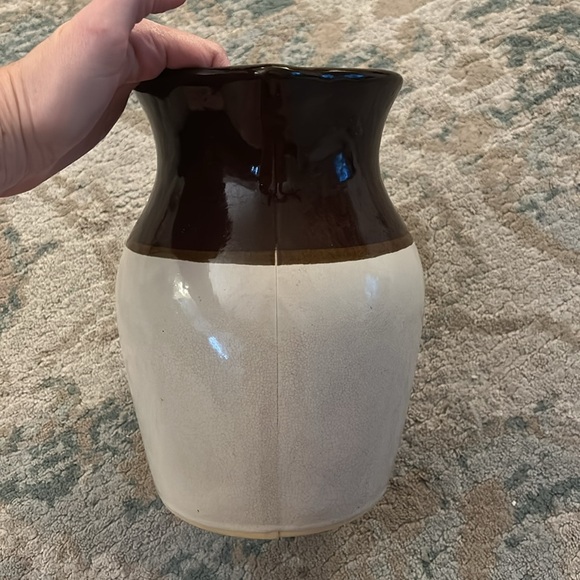 Vintage Stoneware Pitcher large size 10 in tall - Picture 5 of 9
